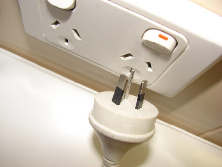 Tomada Argentina: guia rápido para não passar perrengue Tomada argentina: guia rápido para não passar perrengue. Imagem: Creative Commons