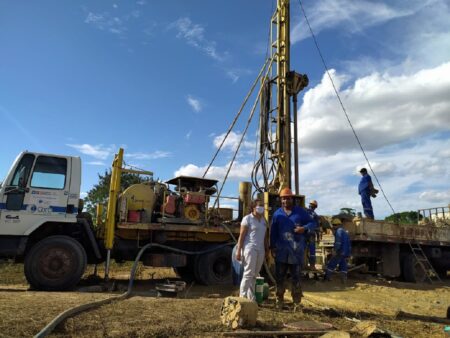 Poço artesiano é proibido? Tudo o que precisa saber sobre esse recurso Poço artesiano é proibido? Tudo o que precisa saber sobre esse recurso. Imagem: Divulgação