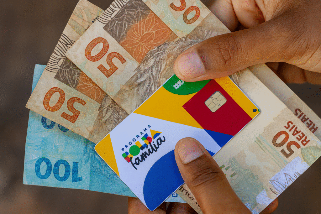 Corte no Bolsa Família levanta dúvidas: benefício das famílias está em risco?