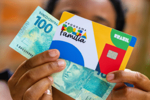 Governo antecipa Bolsa Família em setembro para famílias em emergência; confira os municípios.