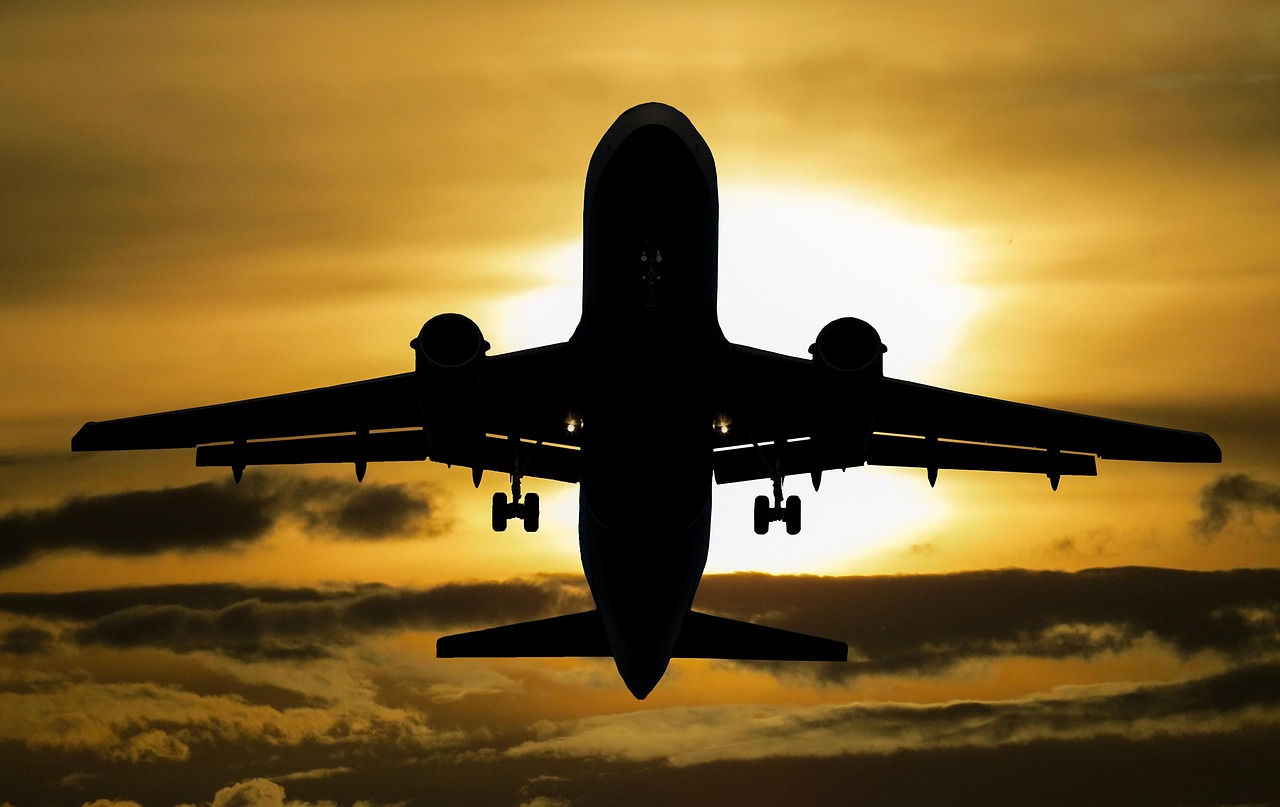 Querosene de avião fica 3,7% mais barato e alivia preço de passagens. Imagem: Pixabay Querosene de avião fica 3,7% mais barato e alivia preço de passagens. Imagem: Pixabay
