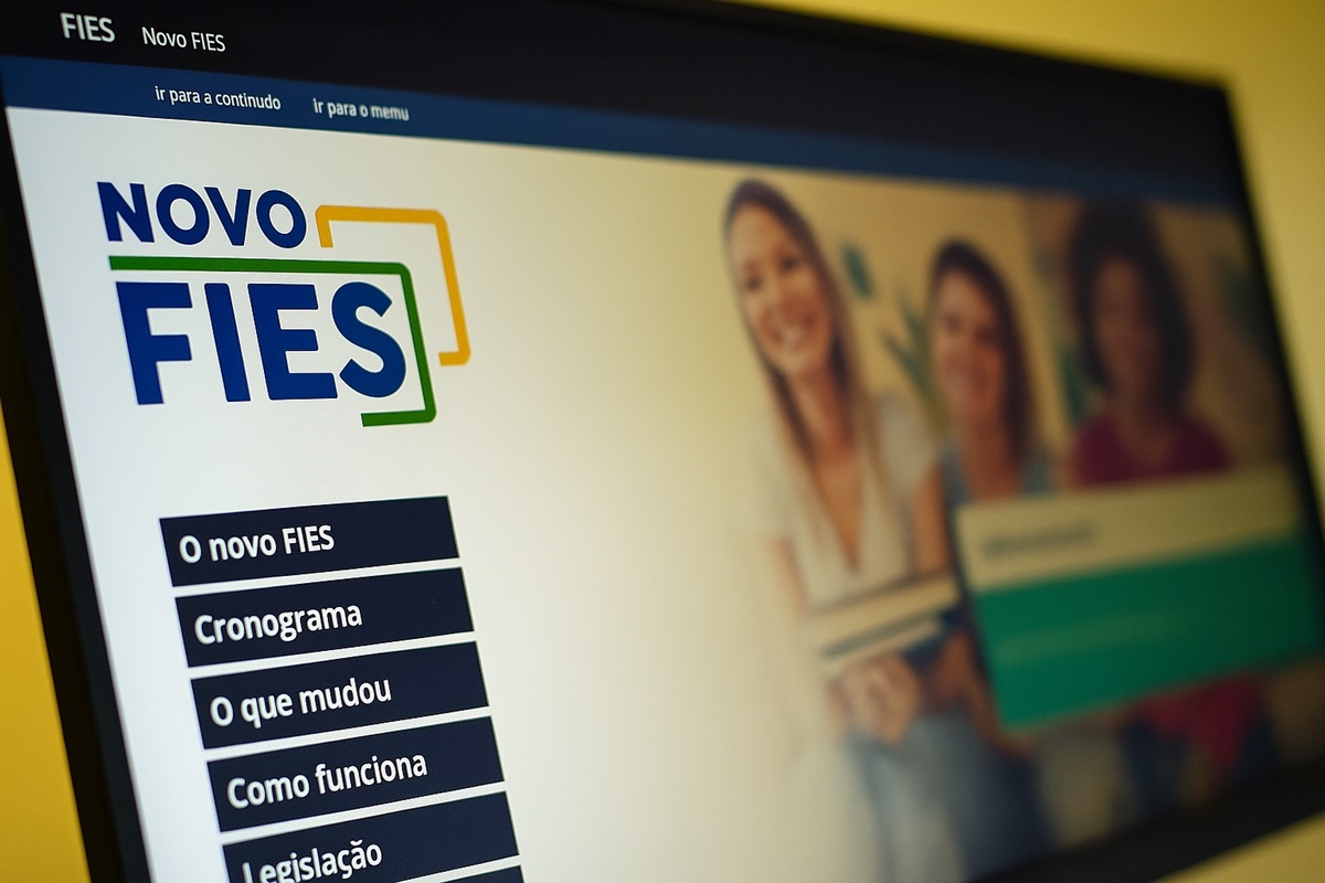 Fies sem juros? Justiça analisa contratos firmados até 2017. Imagem gerada por IA