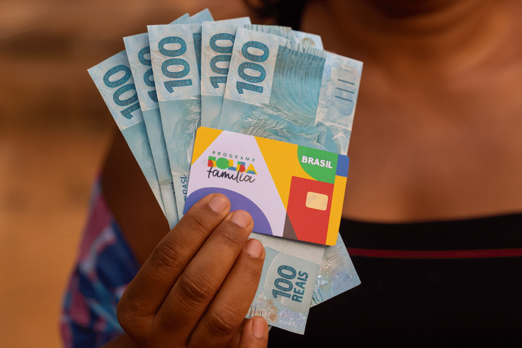 Saiba quando começa o Calendário do Bolsa Família em outubro e quem vai receber mais de R$ 600.