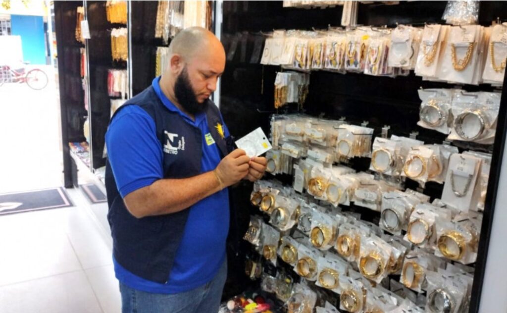 Fiscalização no comércio é reforçada durante o Dia das Mães para garantir segurança dos consumidores