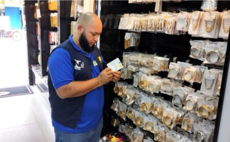 Fiscalização no comércio é reforçada durante o Dia das Mães para garantir segurança dos consumidores