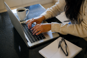 Enem 2026: estudantes têm até quinta-feira (30) para pedir isenção da taxa de inscrição