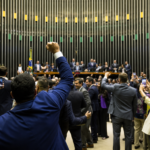 Câmara dos Deputados aprova projeto que extingue a escala 6x1 em jornada de trabalho